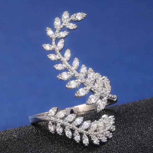 New Sterling Silver Leaf Adjustable Ring - Picture 3 of 4